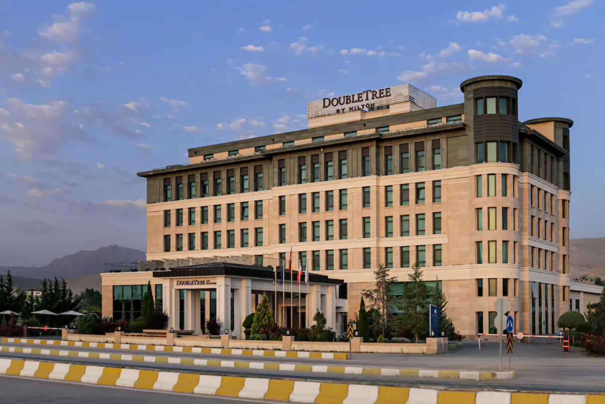 Doubletree By Hilton Hotel Van