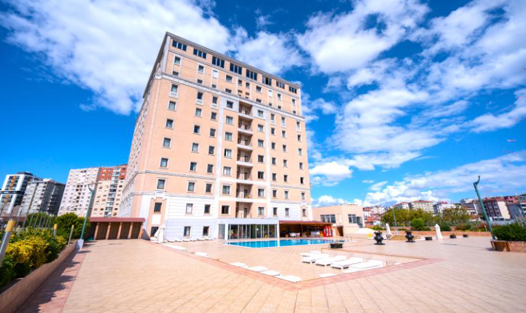 The Green Park Bostanci