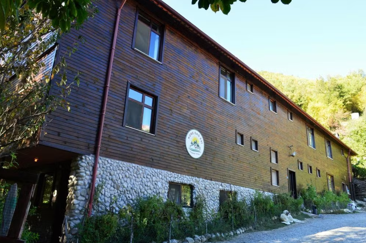 Küre Dağ Evi
