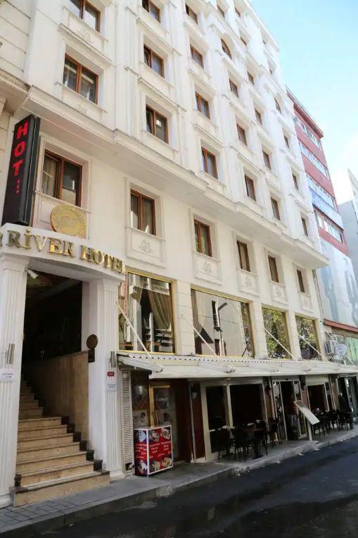 River Hotel