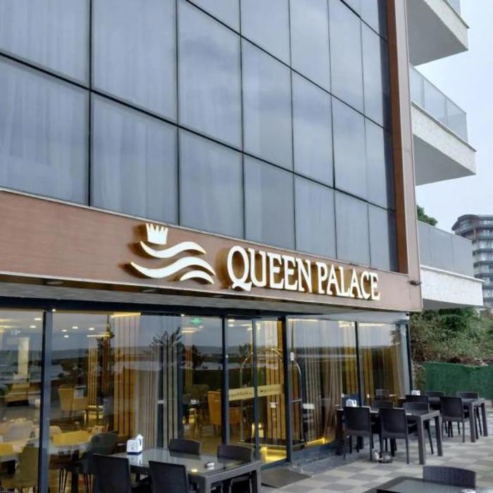 Queen Palace Hotel