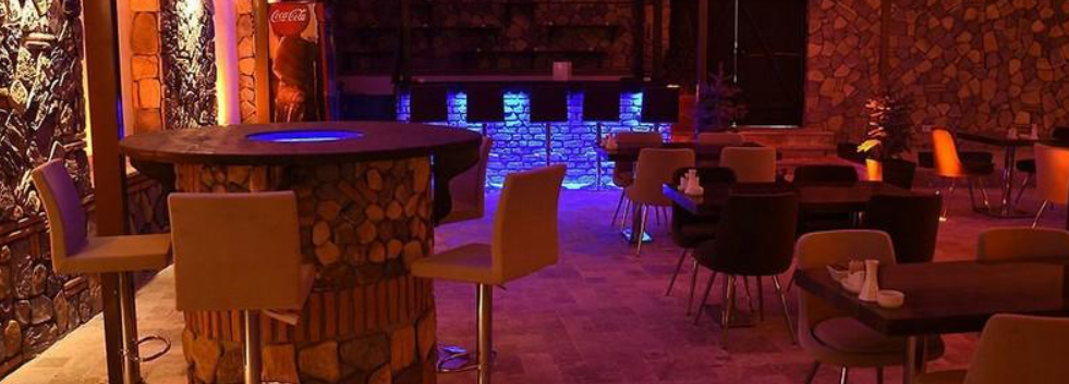 Cafe & Bar