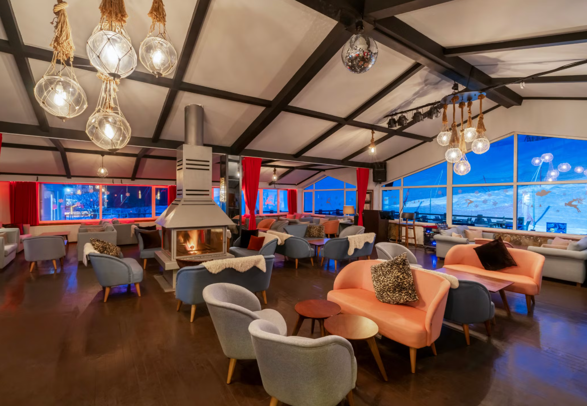 Şömine Bar