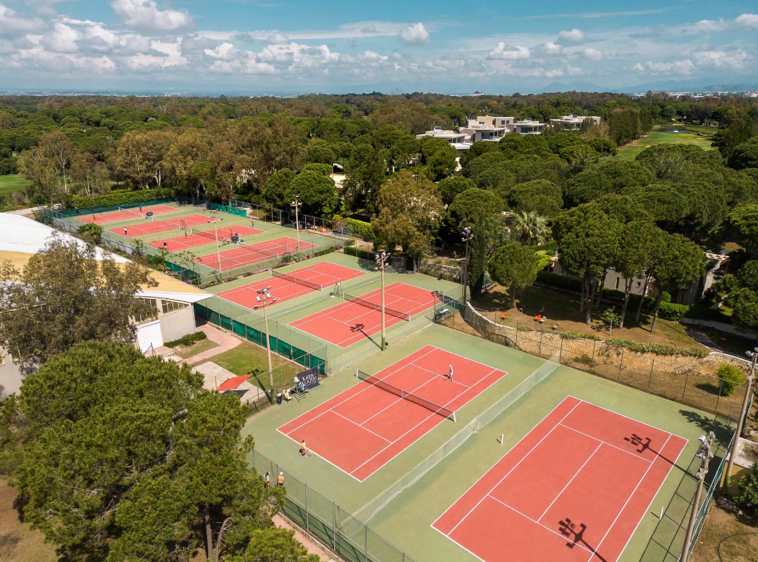 Tenis Sahası