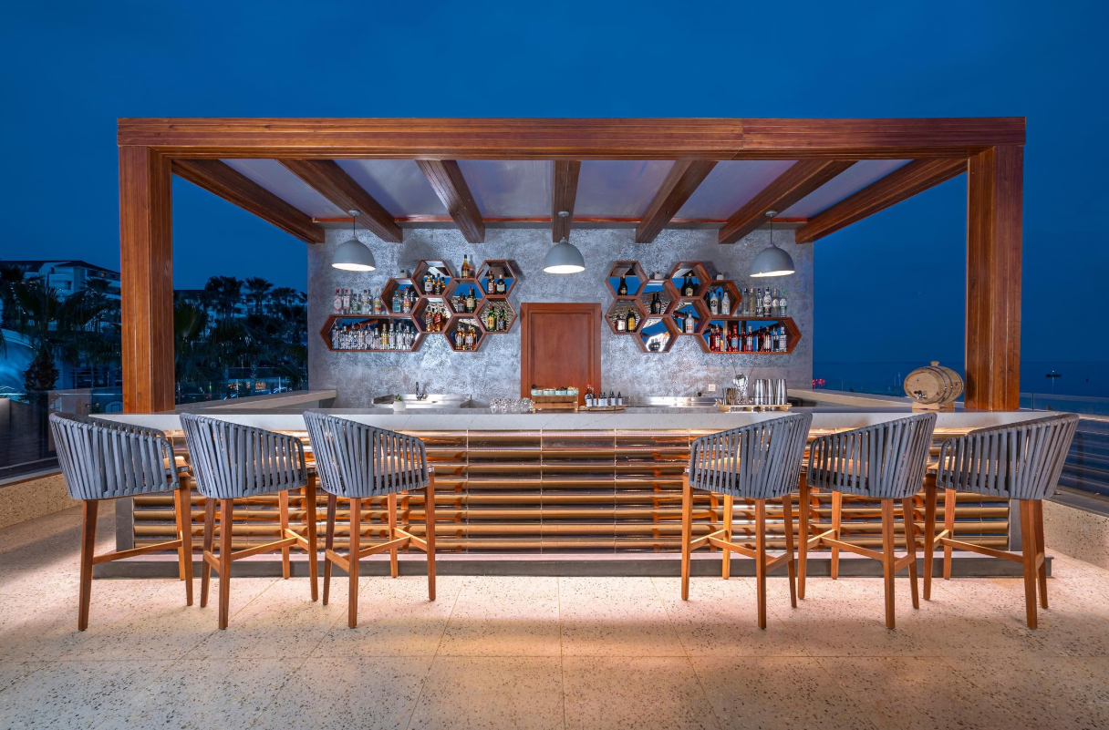 Breeze Sunset Bar