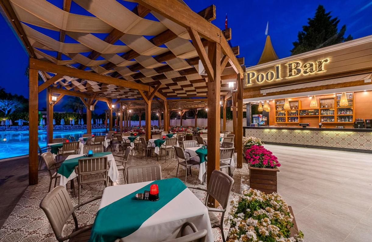 Pool Bar