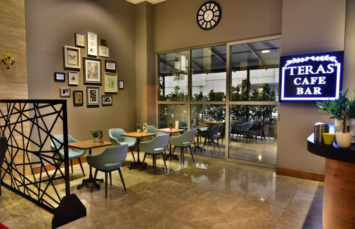 Cafe Bar