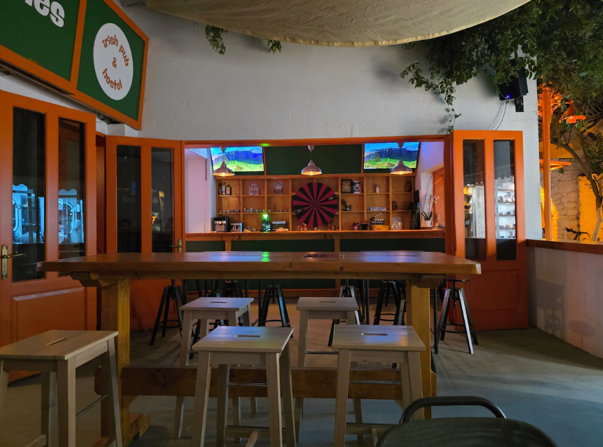 Bar