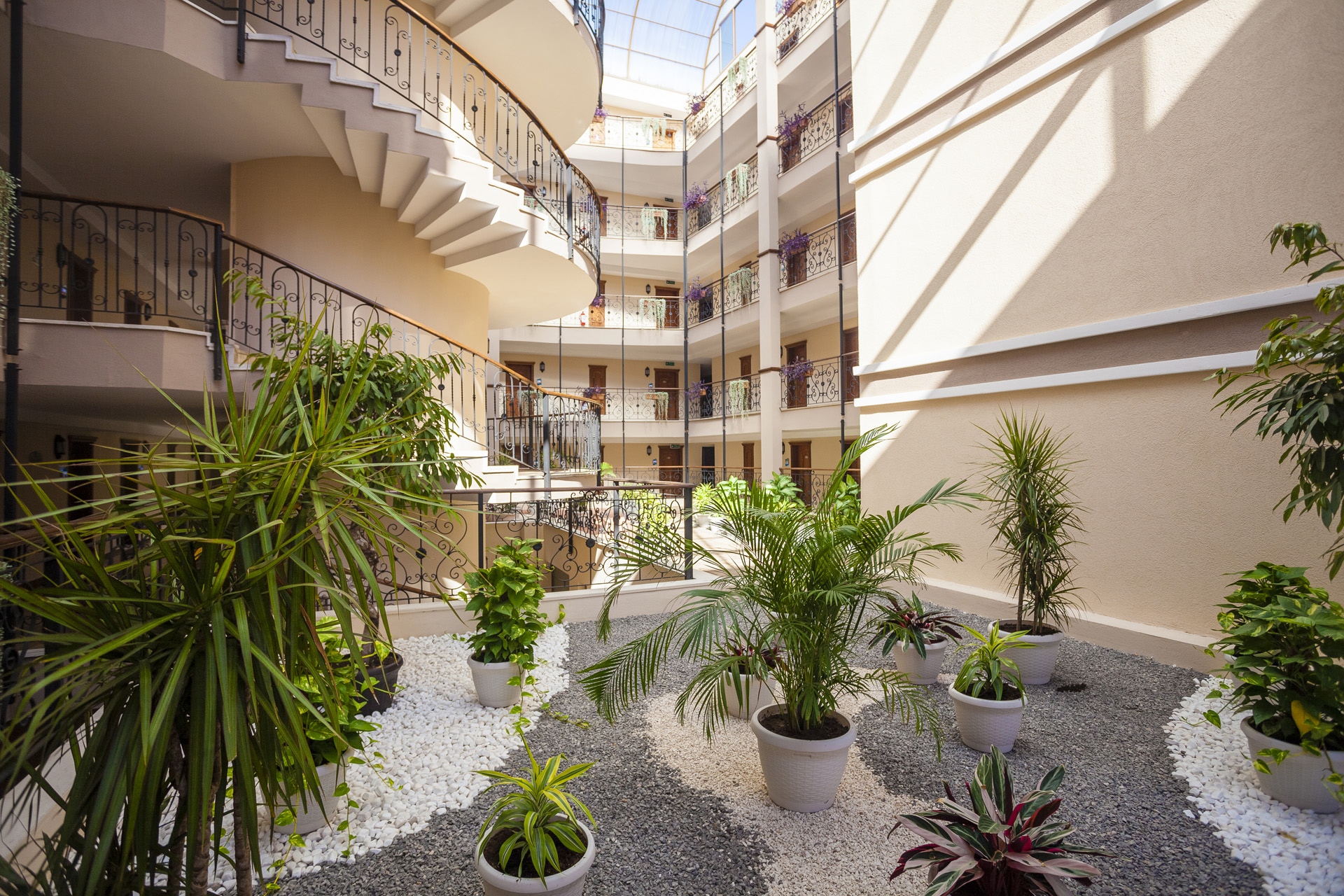 Interior 4