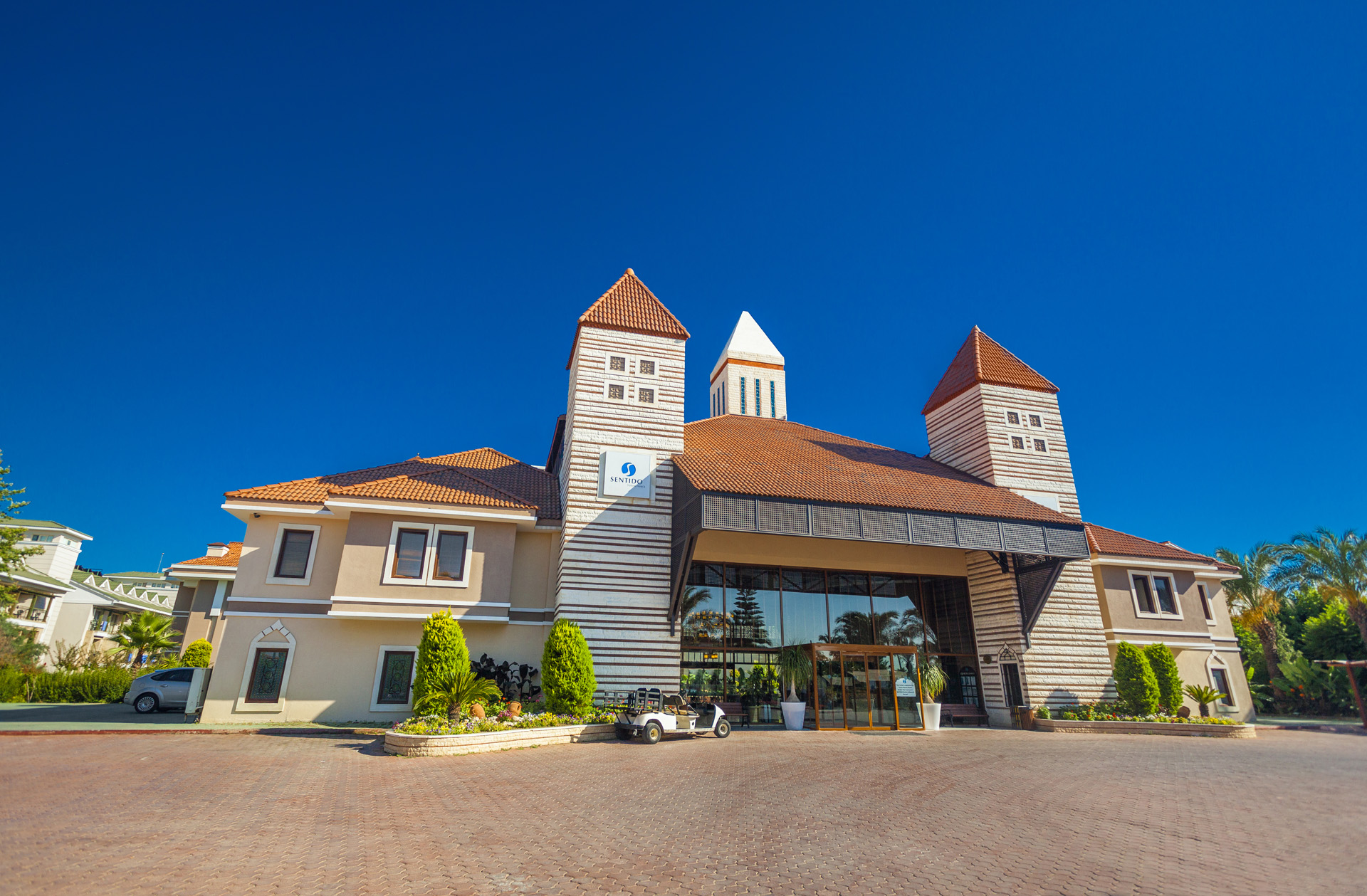 Exterior 8